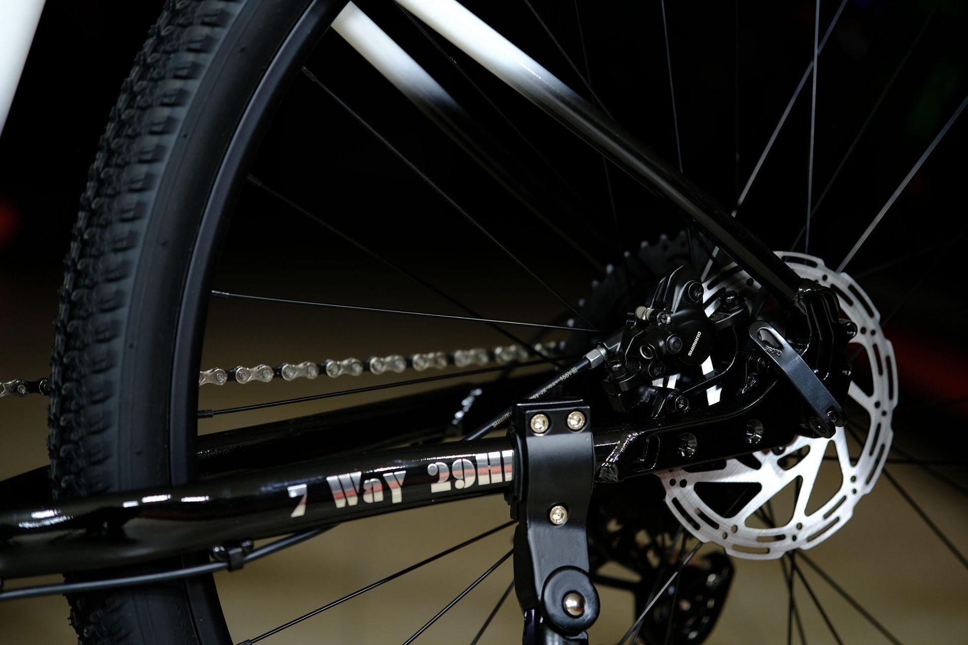 Тормоз гидравлический Shimano MT200
 HOKE 7 Way 29 HD матовый чёрный 21